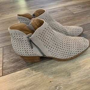 Women’s Lucky Brand Ankle Booties Size 9